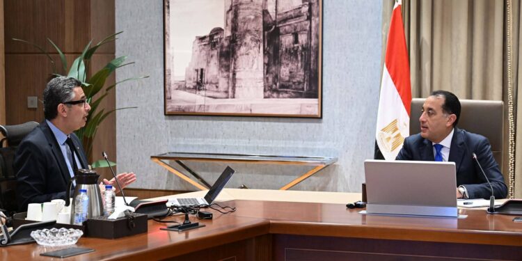 رئيس الوزراء يتابع مع وزير التموين مستجدات ملف تطوير منظومة الدعم 1 رئيس الوزراء يتابع مع وزير التموين مستجدات ملف تطوير منظومة الدعم