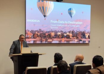 وزارة السياحة والآثار تشارك في ورشة العمل التي نظمتها منصة الحجز أماديوس لبحث آليات التسويق ومؤشرات السوق السياحي العالمي