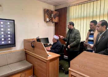 رئيس قطاع المعاهد الأزهرية يتابع الاستعدادات النهائية للامتحان النهائي للصف الأول الثانوي على المنصة اليابانية