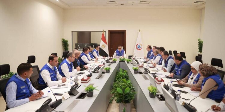 نائب رئيس الوزراء ووزير الصحة يترأس غرفة الأزمات والطوارئ لمتابعة تنفيذ خطة التأمين الطبي لاحتفالات رأس السنة وأعياد الميلاد المجيد   