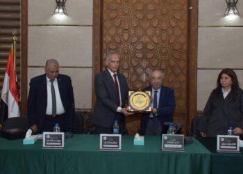 نقابة المهندسين المصرية تُكرم أبطال “تحديثات طائرات ايرباص” بشركة مصر للطيران للصيانة والأعمال الفنية