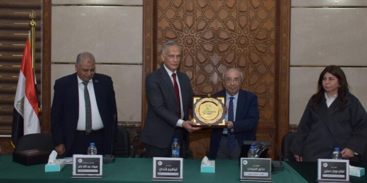 نقابة المهندسين المصرية تُكرم أبطال “تحديثات طائرات ايرباص” بشركة مصر للطيران للصيانة والأعمال الفنية