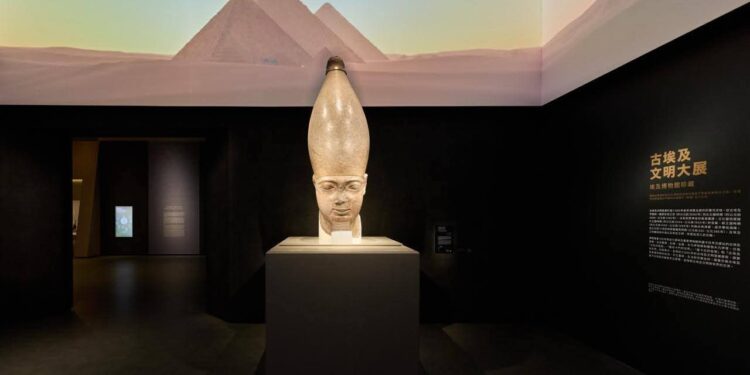 إقبال جماهيري واسع على معارض الآثار المصرية المؤقتة حول العالم