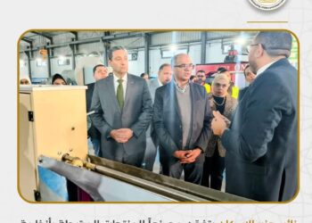 نائب وزير الإسكان يتفقد مصنعاً للمنتجات المرتبطة بأنظمة تحلية مياه البحر بمحافظة دمياط