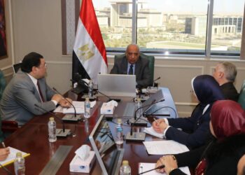 وزير الكهرباء والطاقة المتجددة يتابع خطة العمل لتحقيق الاستدامة المالية والتشغيل الاقتصادي