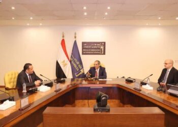 وزير تكنولوجيا المعلومات والاتصال يشهد توقيع مذكرة تفاهم بين MCIT، أورانج مصر للنهوض بالتطبيب عن بعد في المناطق الريفية