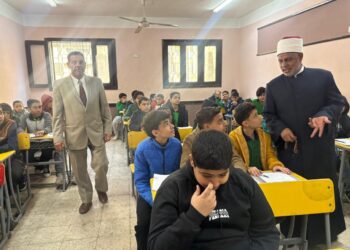 وكيل قطاع المعاهد الأزهرية يتفقد انطلاق امتحانات الفصل الدراسي الأول لصفوف النقل بالمرحلتين الابتدائية والإعدادية بالجيزة 