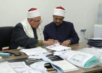 الأمين العام لمجمع البحوث الإسلاميَّة يراجع أعمال لجنة مراجعة طباعة المصحف الشريف