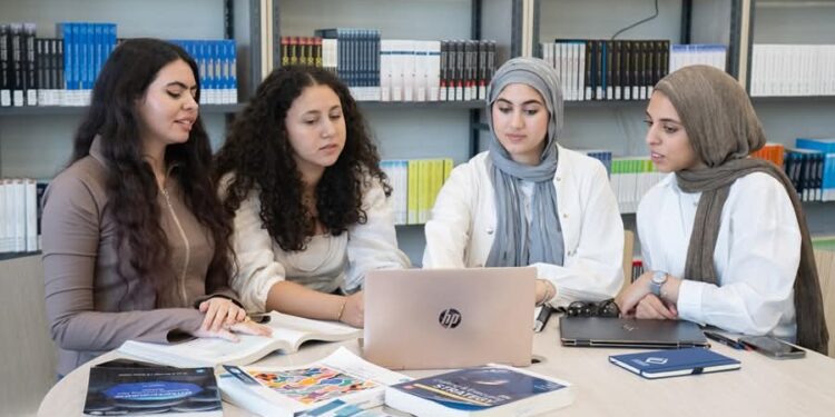 جامعة مصر للمعلوماتية تشارك في ألعاب استراتيجية الأعمال