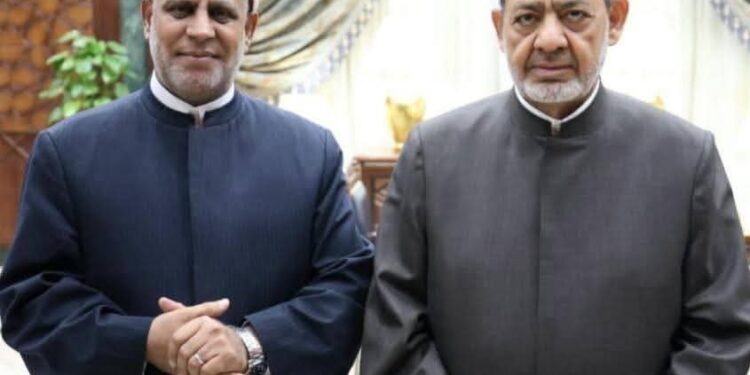 ( الإمام الطيب…عفيف اللسان حكيم الزمان )