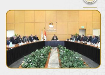 وزير الإسكان يتابع مستجدات عدد من المشروعات  بالعاصمة الجديدة والعلمين الجديدة