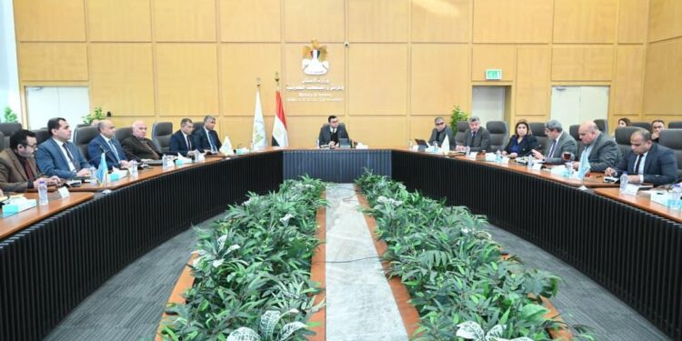 وزير الإسكان يتابع تنفيذ “حياة كريمة” لتطوير قرى الريف