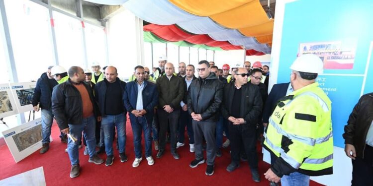 وزير الإسكان يتابع موقف تنفيذ أبراج “الداون تاون” بمدينة العلمين الجديدة