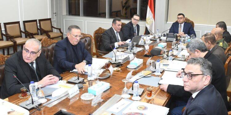 وزير الإسكان يترأس مجلس إدارة الهيئة العامة للتنمية السياحية.. ويوجه بدعم المستثمرين فى المشروعات الفندقية 1 وزير الإسكان يترأس مجلس إدارة الهيئة العامة للتنمية السياحية.. ويوجه بدعم المستثمرين فى المشروعات الفندقية