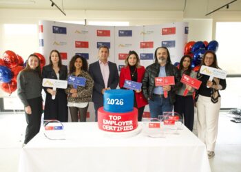 "الأهرام للمشروبات" تحصد جائزة أفضل صاحب عمل Top Employer Award في مصر للعام الرابع على التوالي 3 “الأهرام للمشروبات” تحصد جائزة أفضل صاحب عمل Top Employer Award في مصر للعام الرابع على التوالي