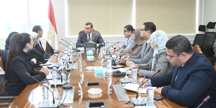 وزير الإسكان يلتقي مدير مكتب الهابيتات في مصر لبحث تعزيز التعاون في الملفات المشتركة لدعم التنمية العمرانية المستدامة 1 وزير الإسكان يلتقي مدير مكتب الهابيتات في مصر لبحث تعزيز التعاون في الملفات المشتركة لدعم التنمية العمرانية المستدامة