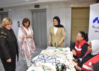 بنك قناة السويس يُنظم معرضًا لدعم المرأة المنتجة بالتعاون مع الهلال الأحمر المصرى احتفالاً بشهر المرأة