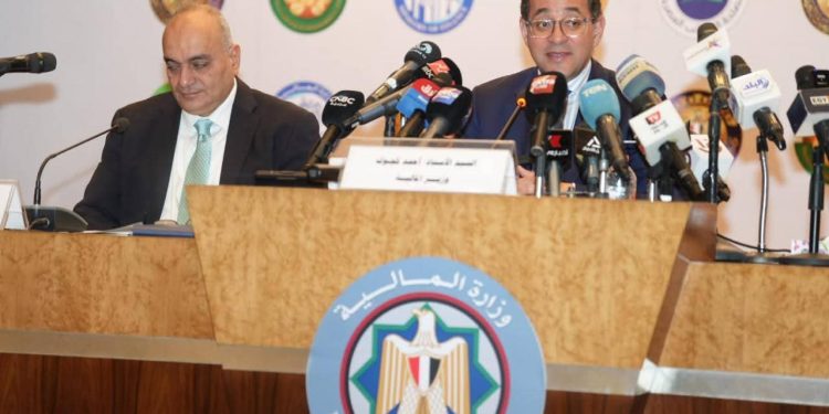 وزير المالية: الحكومة تعاملت بسرعة واستباقية مع التحديات الاستثنائية الراهنة.. لضمان استمرار حركة النشاط الاقتصادي وتوافر السلع والمستلزمات     