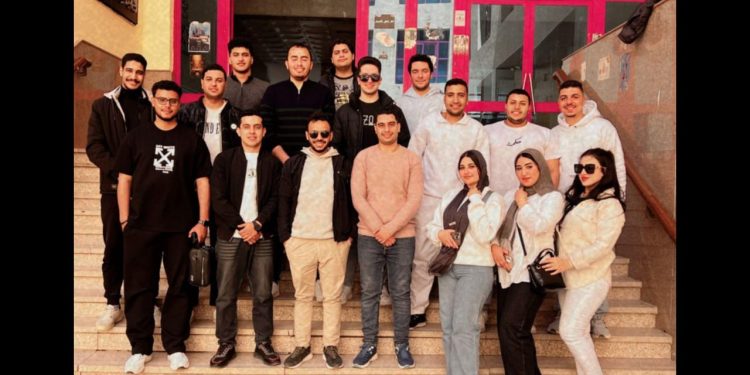 كان وأخواتها».. مشروع تخرج بإعلام 6 أكتوبر يرصد تحولات الحياة قبل وبعد السوشيال ميديا