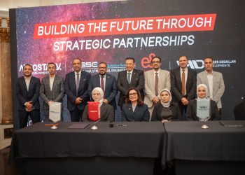 "البستاني" و"ياسر عبد الله" للتطوير العقاري يوقعان اتفاقيتي تعاون مع e& business ومكتب SSE لمشروع "نوفا سكوير" 8 “البستاني” و”ياسر عبد الله” للتطوير العقاري يوقعان اتفاقيتي تعاون مع e& business ومكتب SSE لمشروع “نوفا سكوير”