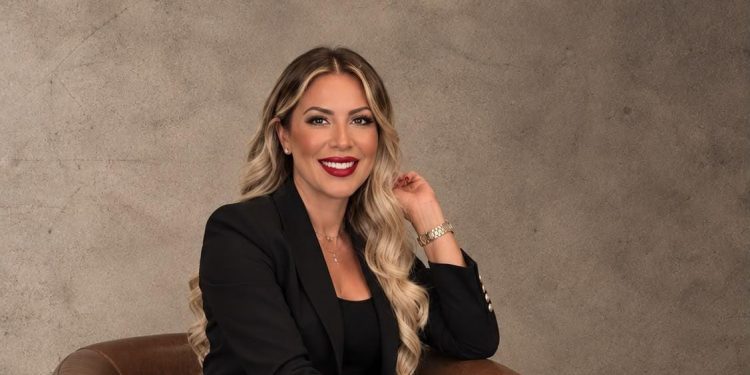 أعيان للتطوير العقاري تضم ريهام زيادة رئيسا للقطاع التجارى استعدادا لمرحلة جديدة من النمو 1 أعيان للتطوير العقاري تضم ريهام زيادة رئيسا للقطاع التجارى استعدادا لمرحلة جديدة من النمو