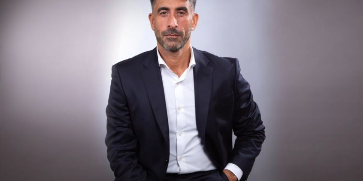شركة «هنري دانيل» تنجح في تأمين تمويلاً بقيمة 20 مليون دولار لدعم توسع شركة لتجارة المنتجات النفطية في كينيا 1 شركة «هنري دانيل» تنجح في تأمين تمويلاً بقيمة 20 مليون دولار لدعم توسع شركة لتجارة المنتجات النفطية في كينيا